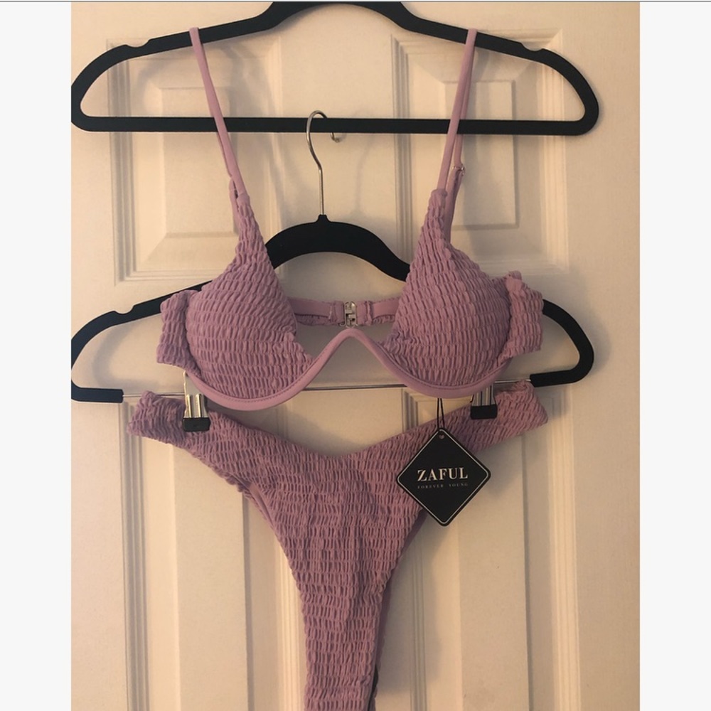 NWT. NEVER WORN. SHIRRED ZAFUL BIKINI